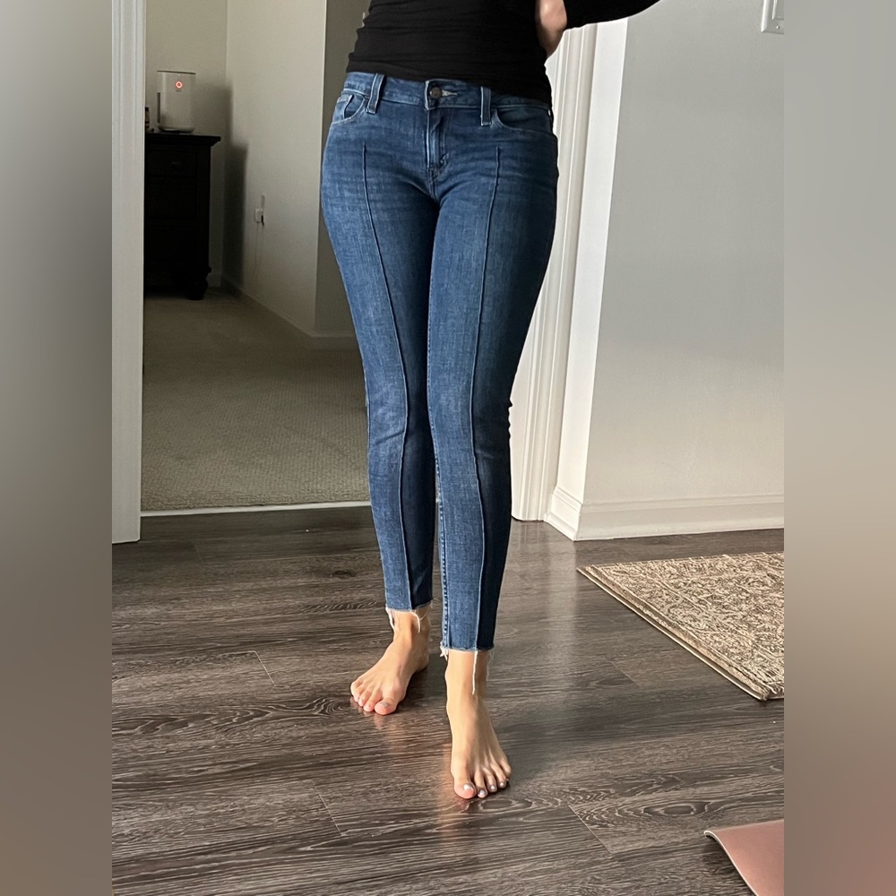 Levi’s 535 super skinny jeans.